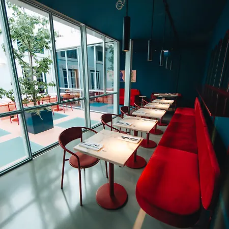 Esqina Cosmopolitan Otel 4*