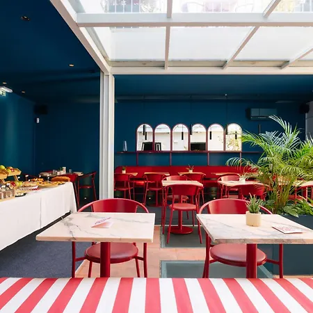 Esqina Cosmopolitan Otel 4*