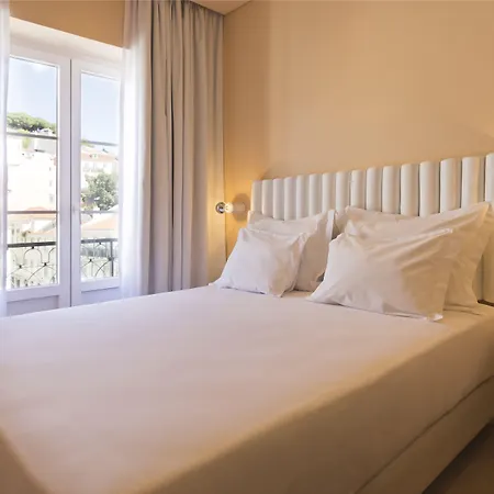 Esqina Cosmopolitan Otel 4*